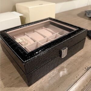 Elegant Black Crocodile-Patterned Watch Box